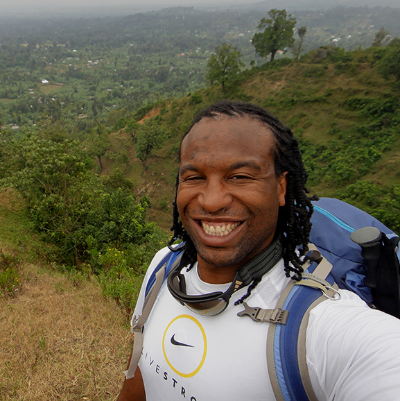 Georges Laraque in hicking